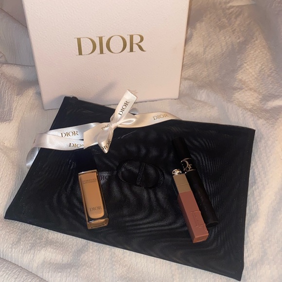 Dior Pouch - Picture 1 of 5